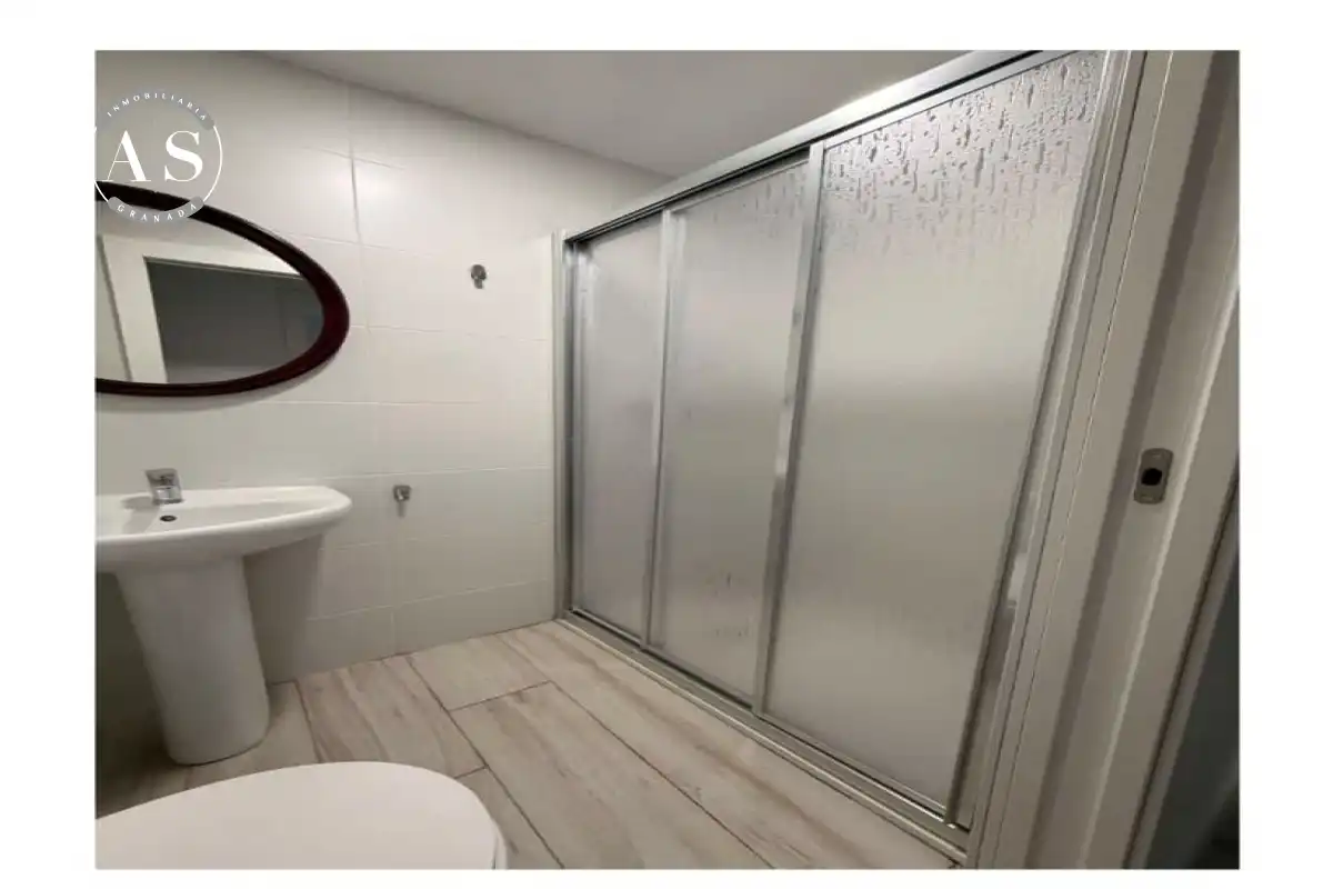 Baño de Piso en venta en Granada con Calefacción