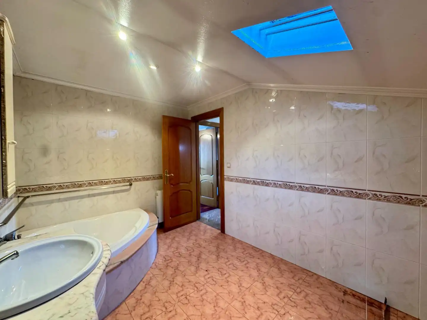 Badezimmer von Haus oder Chalet zum Verkauf in Redondela mit Heizung, Privatgarten und Parkett