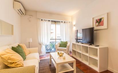 Sala d'estar de Pis de lloguer en  Madrid Capital amb Aire condicionat, Calefacció i Parquet