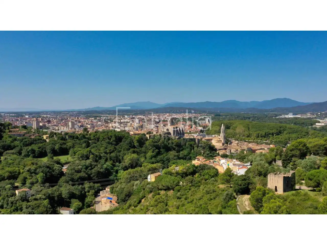 Vista exterior de Pis en venda en Girona amb Aire condicionat, Calefacció i Moblat