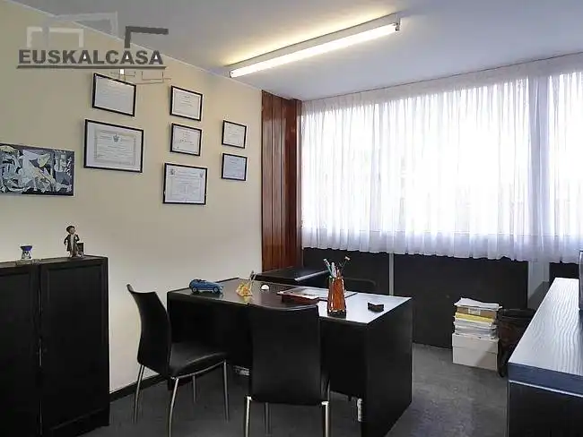 Oficina en venda en Bilbao  amb Moblat