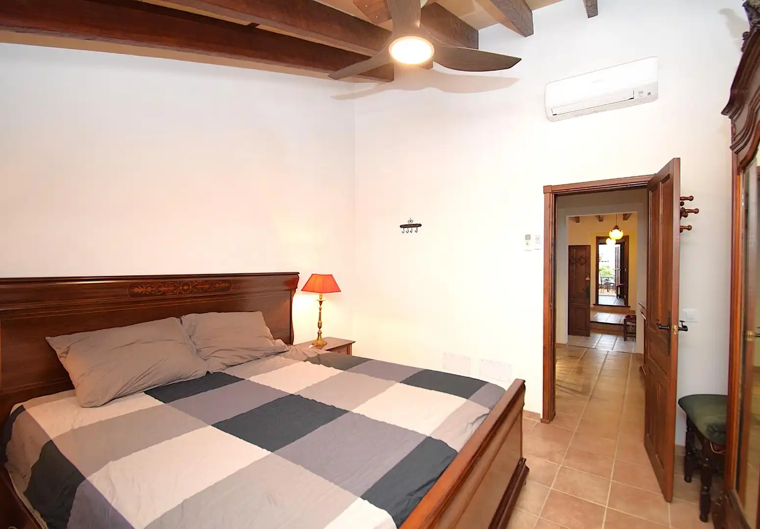 Schlafzimmer von Einfamilien-Reihenhaus zum Verkauf in Muro mit Klimaanlage, Terrasse und Möbliert