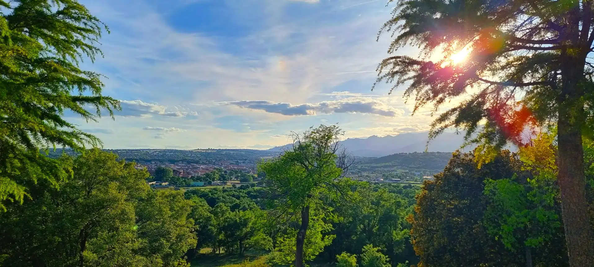 Vista exterior de Casa o xalet en venda en Guadalix de la Sierra amb Aire condicionat, Calefacció i Jardí privat