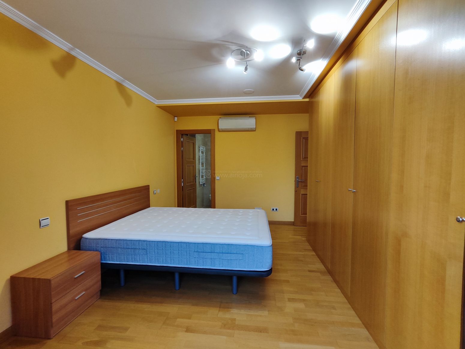 Dormitori de Pis en venda en  Logroño amb Aire condicionat, Calefacció i Jardí privat