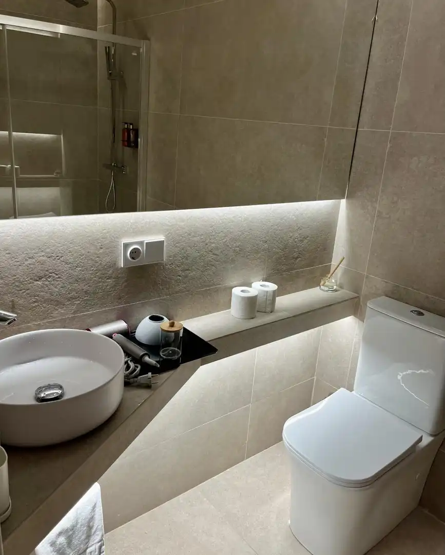 Bany de Apartament en venda en Valencia amb Aire condicionat i Moblat