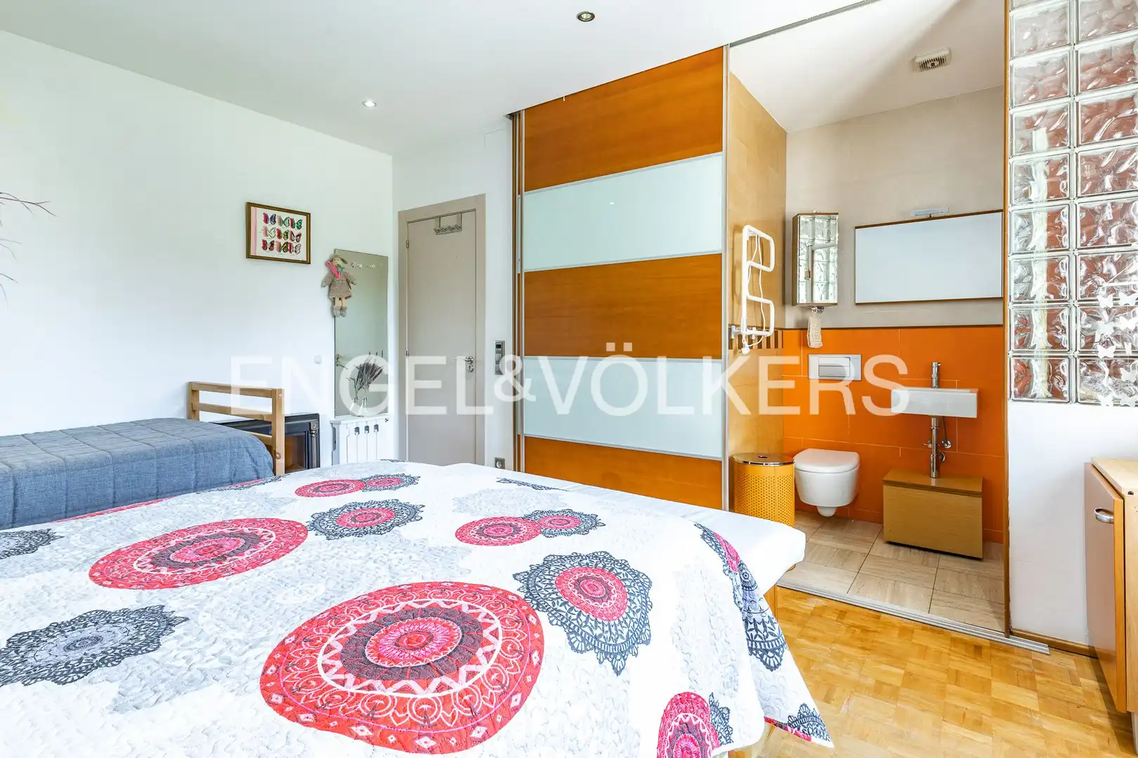 Habitación de Casa o chalet en venta en Canovelles con Aire acondicionado, Calefacción y Jardín privado