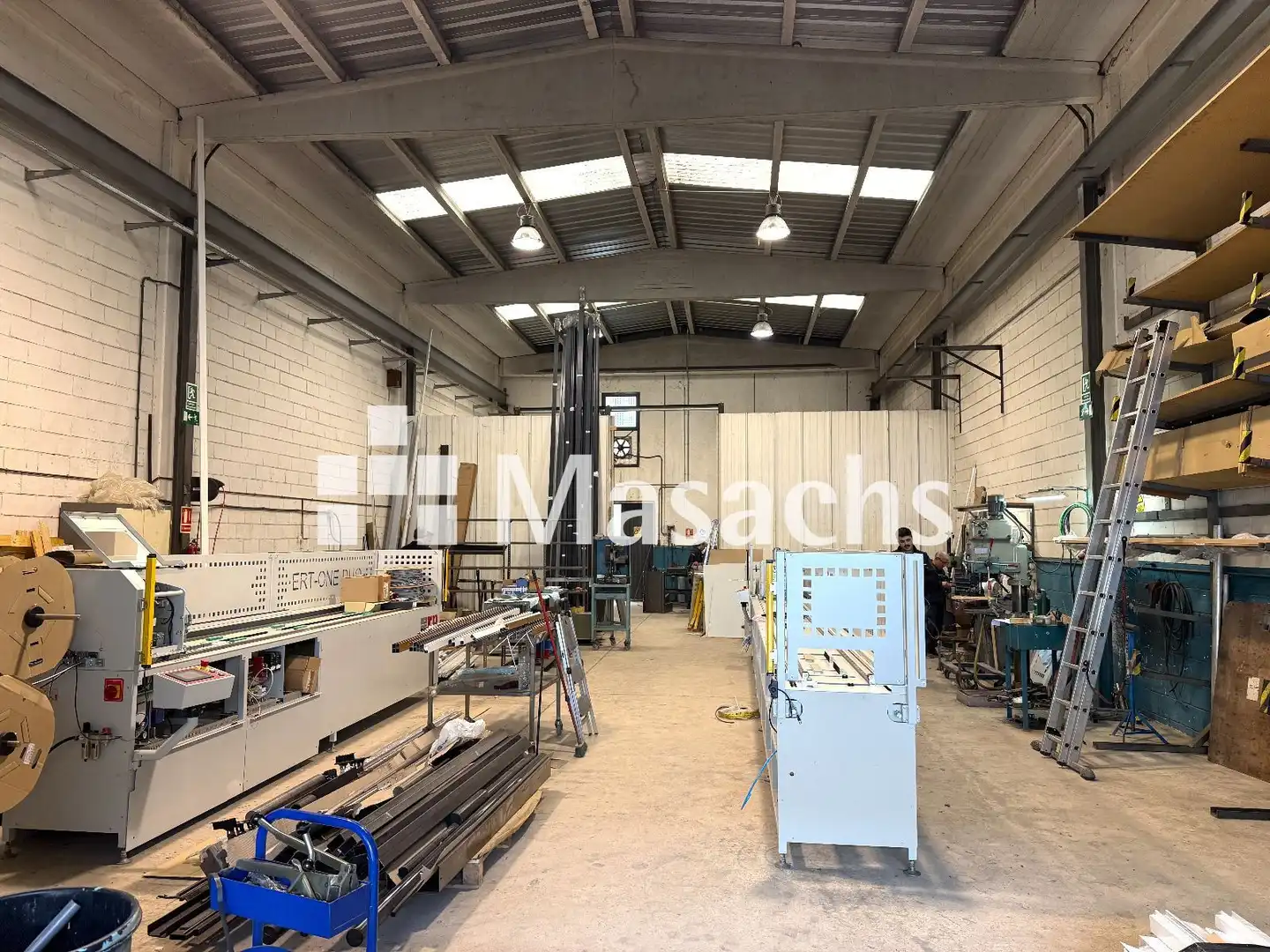 Vista exterior de Nave industrial de alquiler en Terrassa