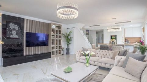 Foto 2 de Casa o chalet en venta en Avenida Parque Selwo, 18, La Concha - Resina Golf, Estepona