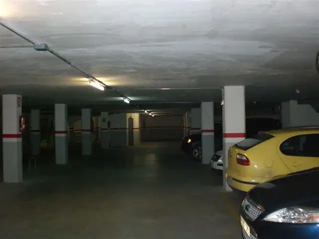 Aparcament de lloguer a CALLE TOMAS BRETON 32, imagen 3