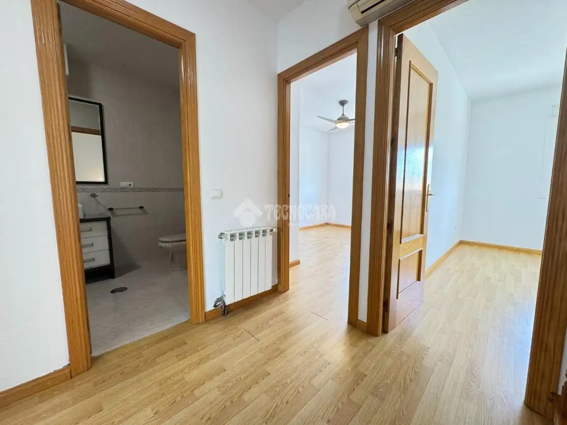 Flat for sale in Ontígola  with Air Conditioner and Heating