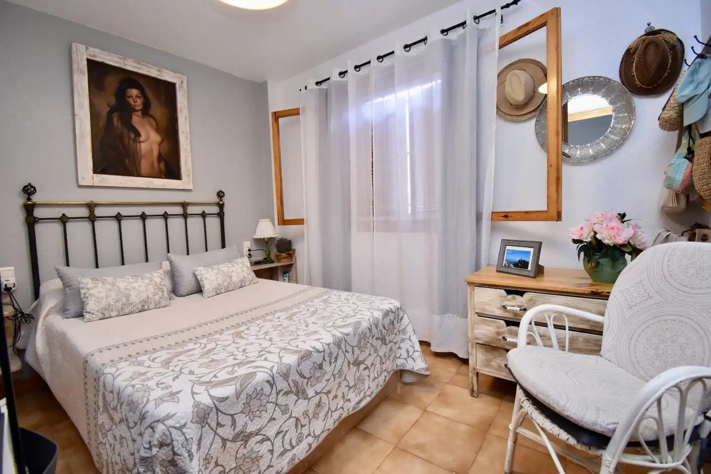 Schlafzimmer von Erdgeschoss zum Verkauf in Santa Pola mit Klimaanlage, Terrasse und Möbliert