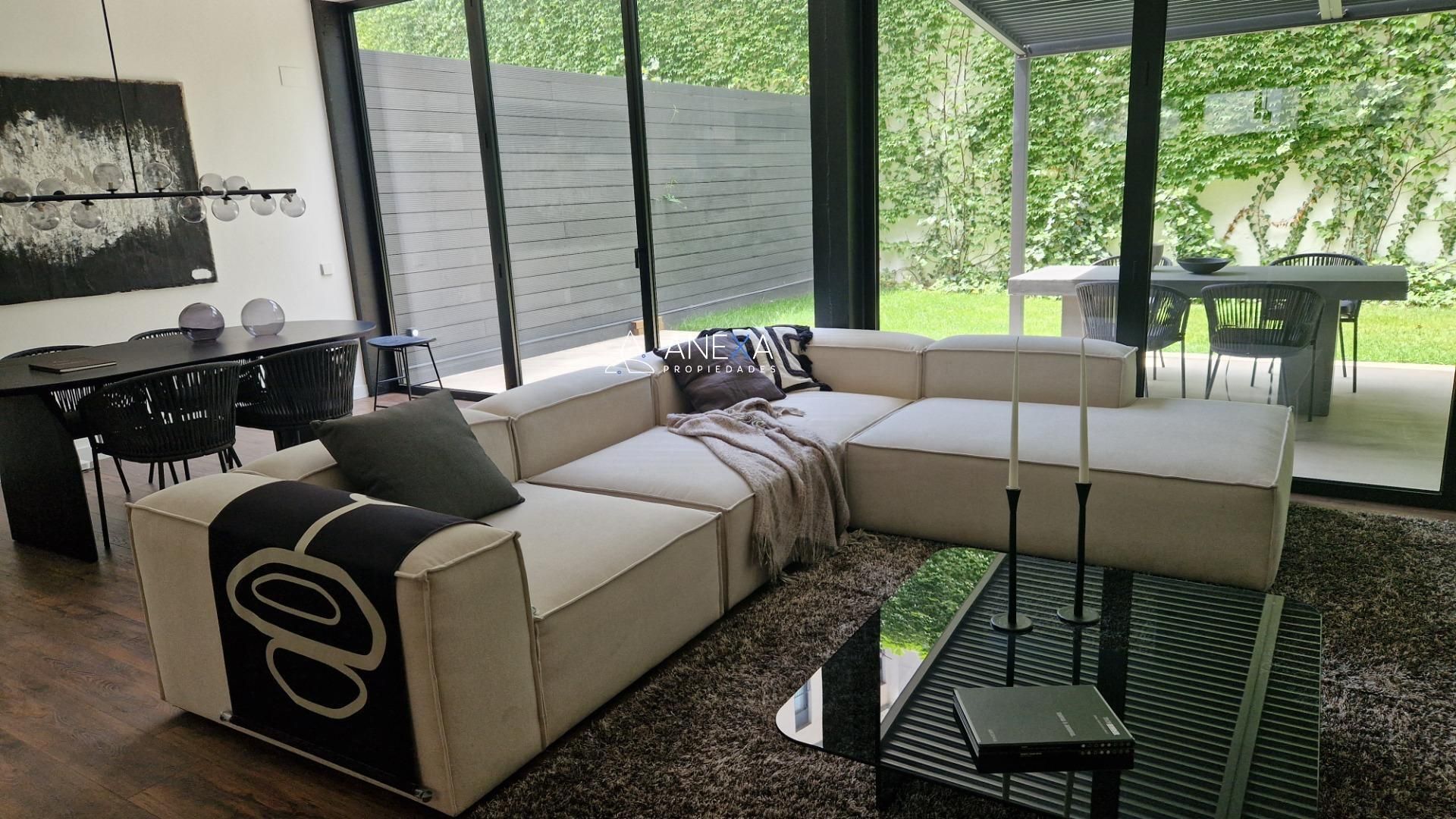 Sala d'estar de Loft en venda en  Barcelona Capital amb Jardí privat, Parquet i Terrassa