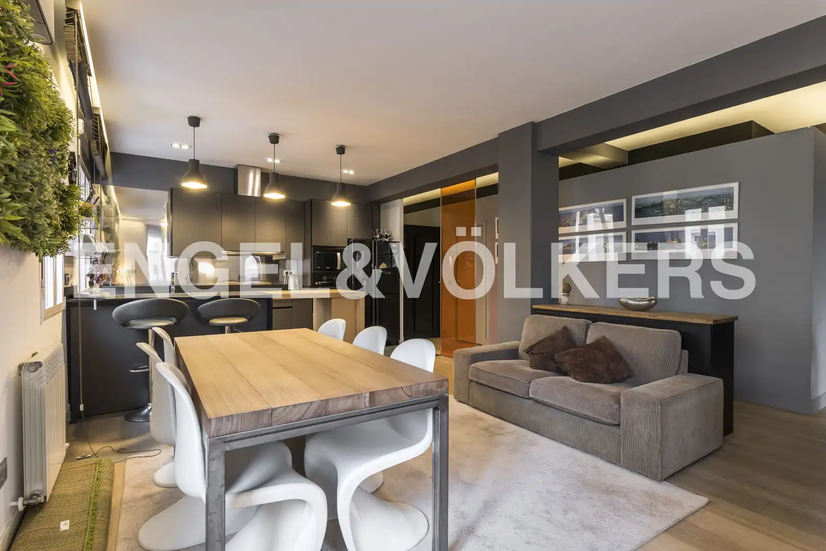 Living room of Flat for sale in Madrid  with Air Conditioner, Heating and Parquet flooring