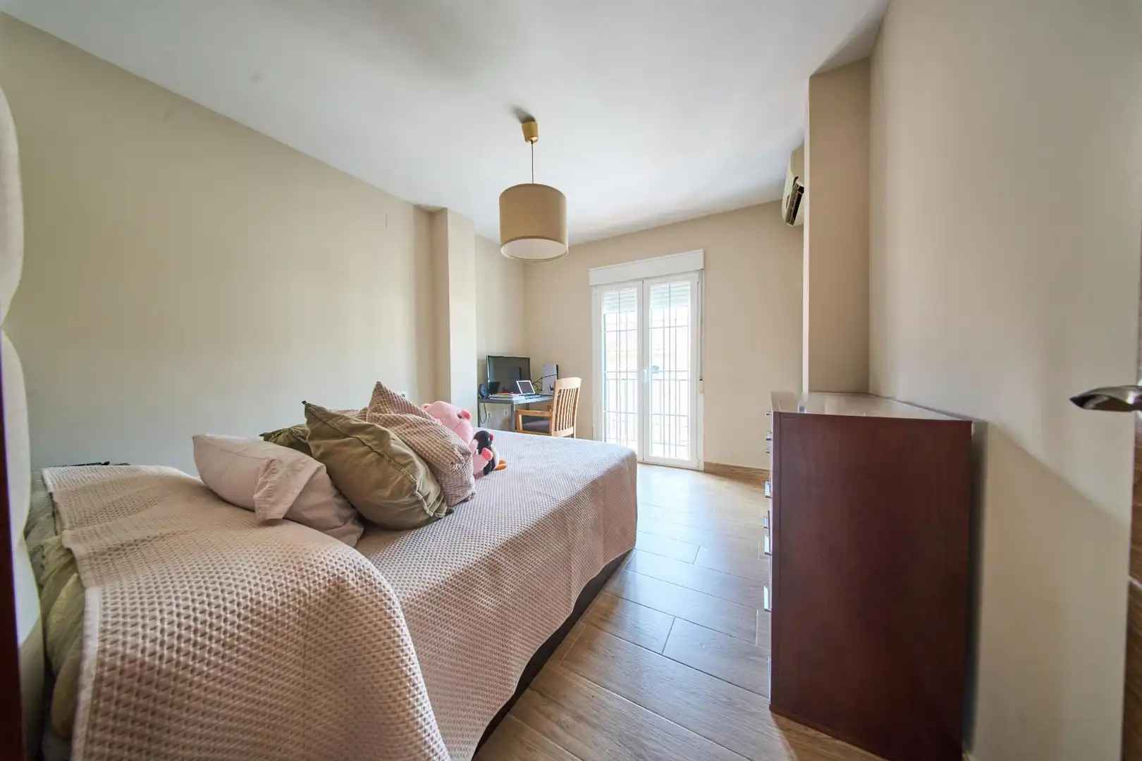 Schlafzimmer von Einfamilien-Reihenhaus zum Verkauf in Jun