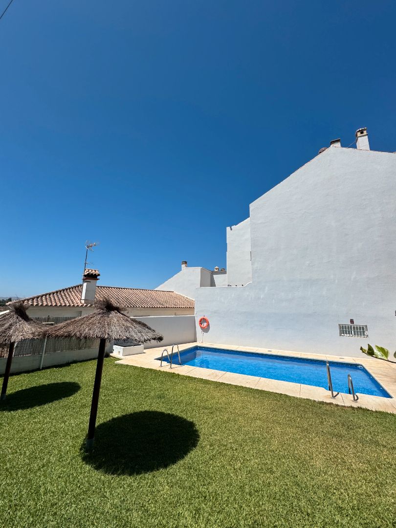 Piscina de Casa adosada en venda en Fuengirola amb Terrassa, Traster i Piscina comunitària