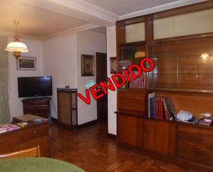 Sala d'estar de Pis en venda en Segovia Capital amb Calefacció, Parquet i Traster
