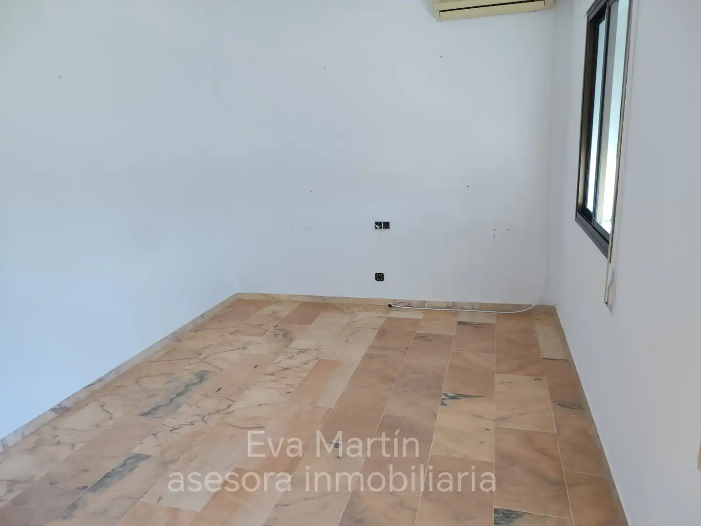Casa o chalet de alquiler en Montequinto con Aire acondicionado, Calefacción y Jardín privado