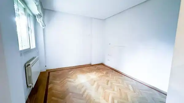 Habitación de Piso de alquiler en Madrid con Aire acondicionado, Jardín privado y Trastero