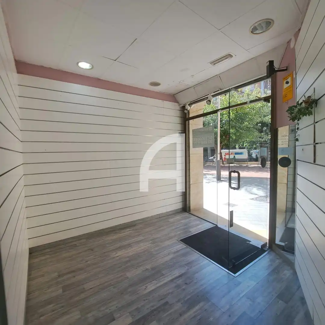 Locale commerciale in affitto a Major, imagen 2
