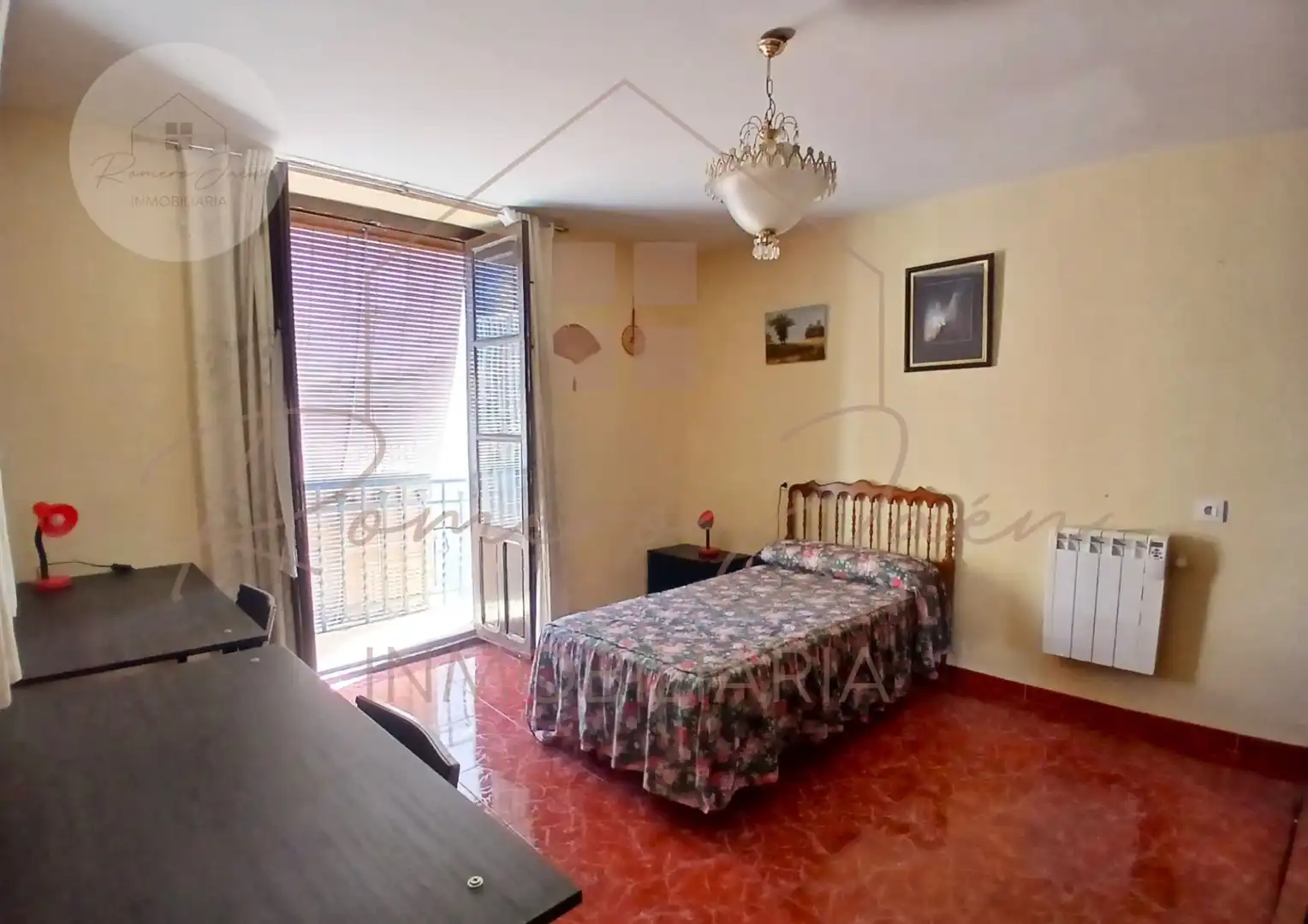 Dormitori de Casa o xalet en venda en Jaén amb Calefacció, Traster i Moblat