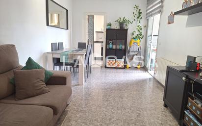 Living room of Flat for sale in Santa Coloma de Gramenet  with Heating and Balcony