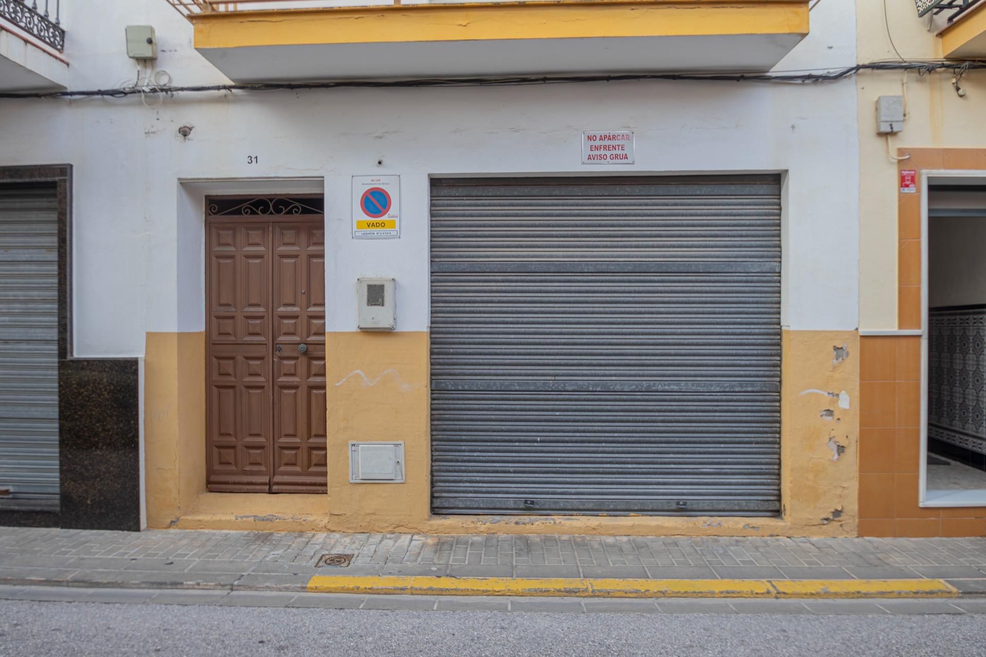 Exterior view of Single-family semi-detached for sale in  Sevilla Capital  with Private garden and Balcony