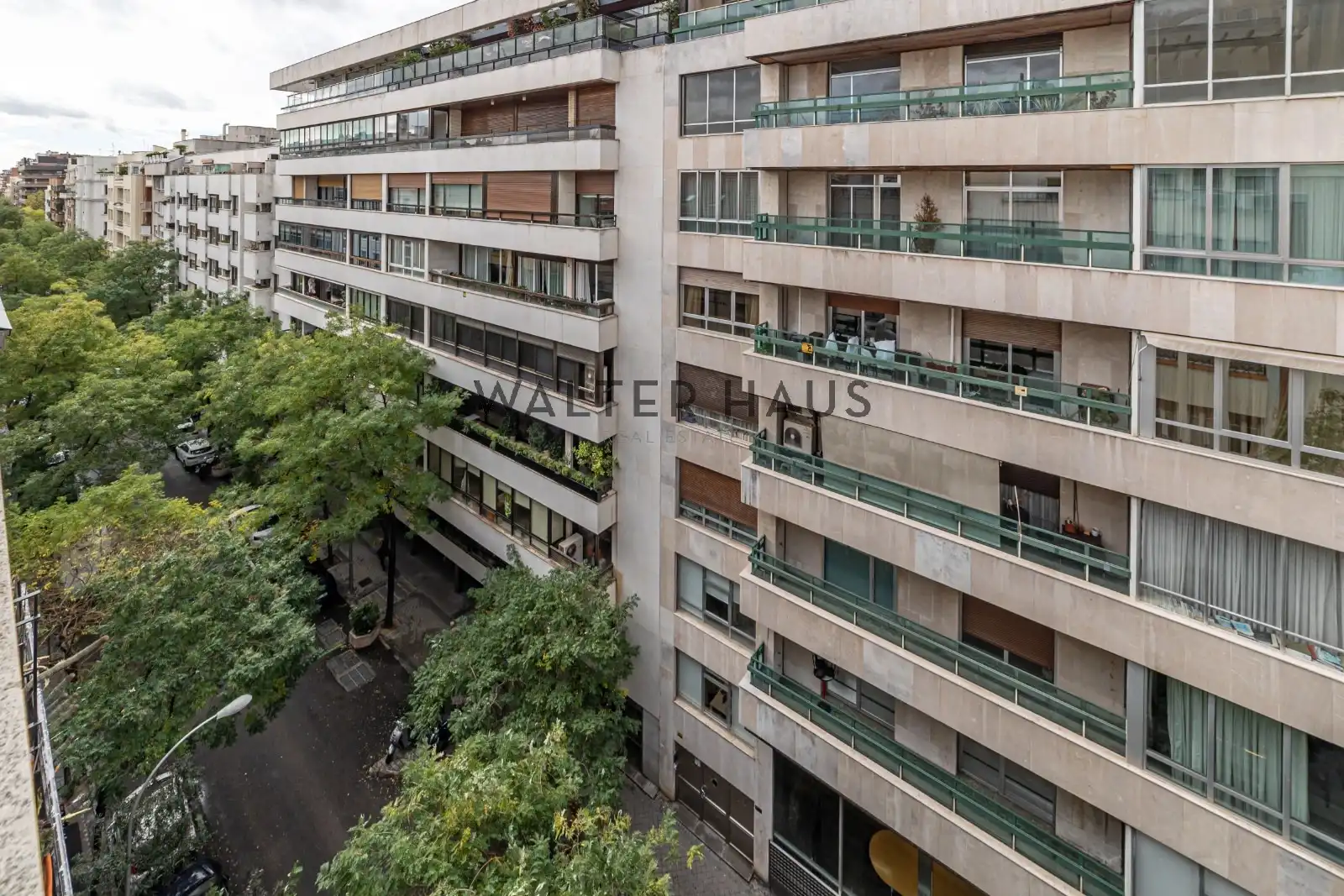 Vista exterior de Àtic en venda en Madrid amb Calefacció, Terrassa i Traster