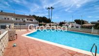 Piscina de Casa adosada en venda en Sagunto / Sagunt amb Aire condicionat