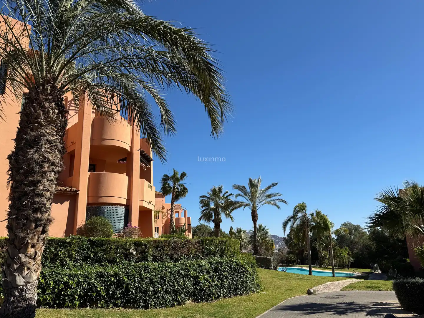 Exterior view of Attic for sale in Golf Bahía