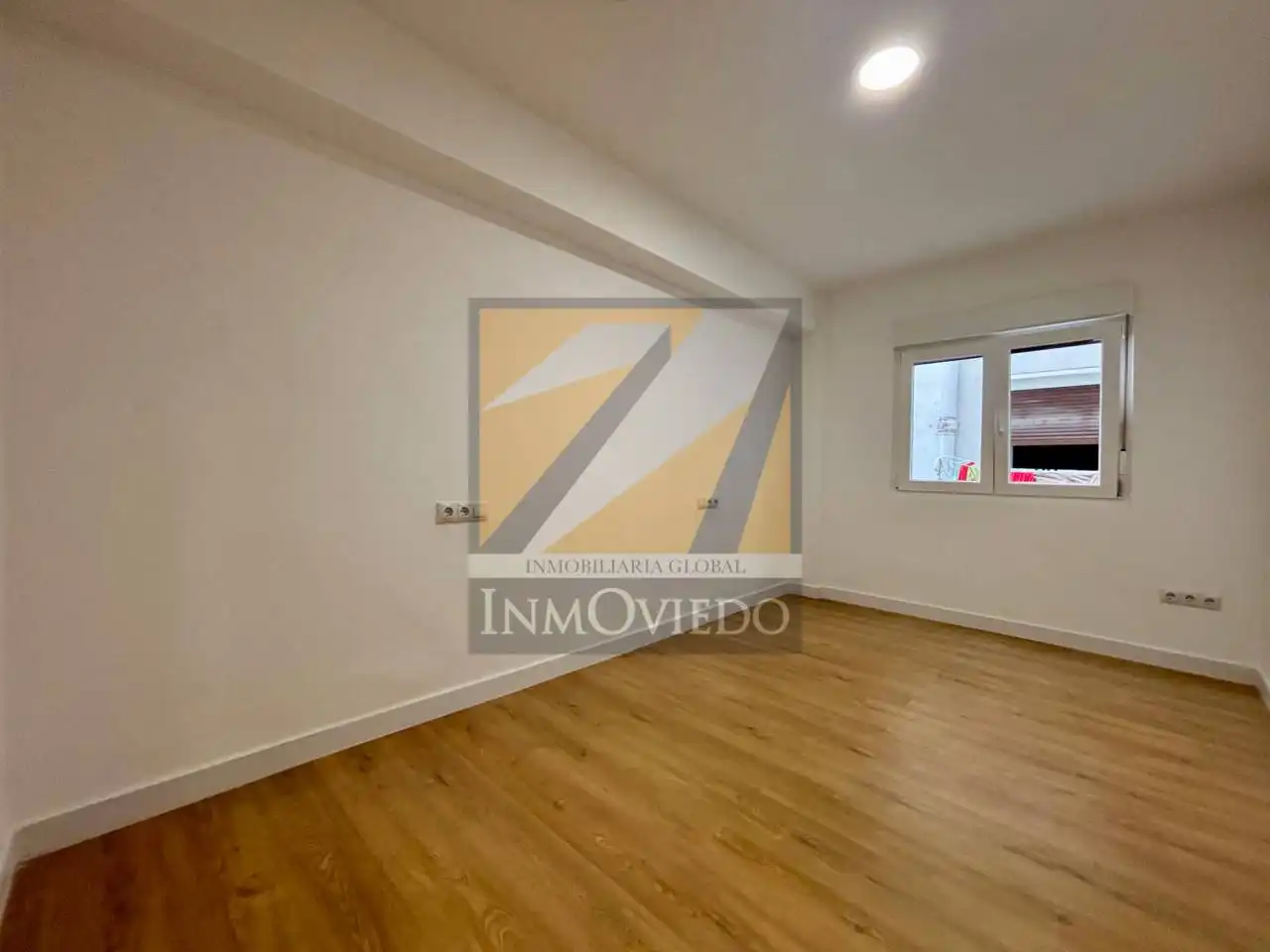 Vista exterior de Piso en venta en Oviedo  con Terraza