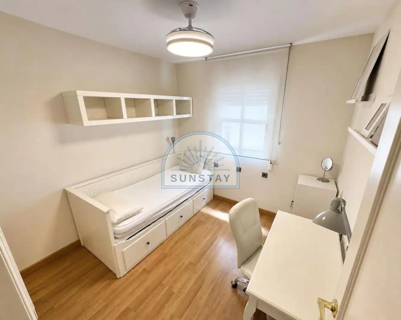 Habitación de Apartamento de alquiler en Torremolinos con Aire acondicionado, Jardín privado y Terraza