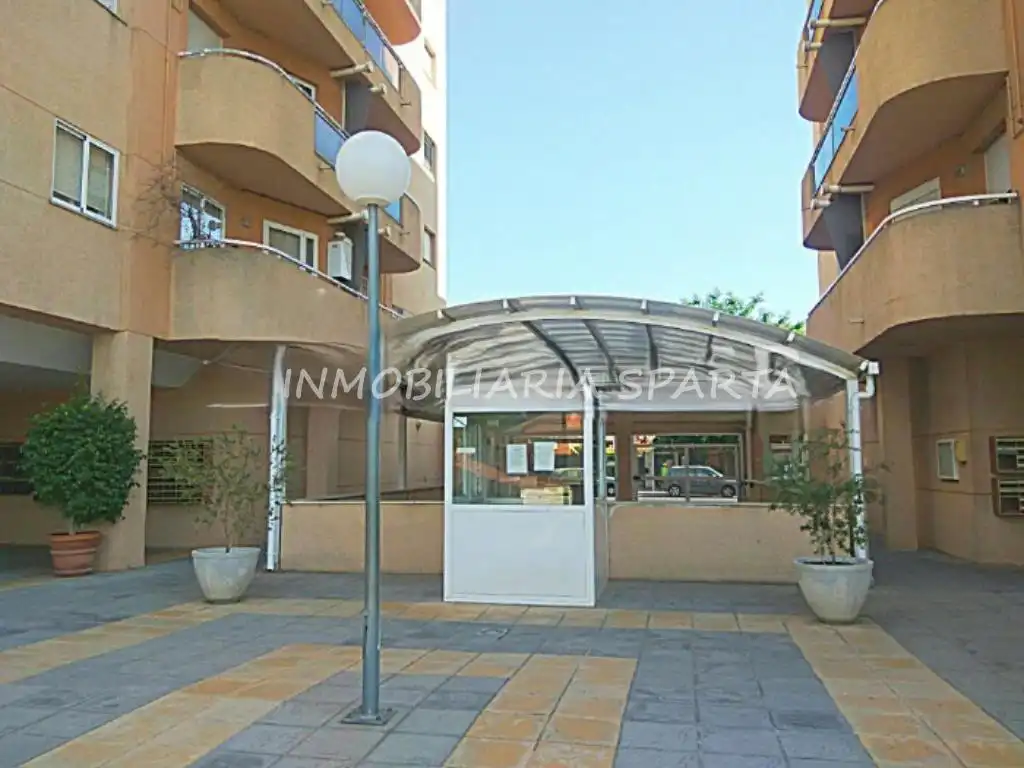 Wohnung zur Miete in Avenida Clara Campoamor, Barrio Alto