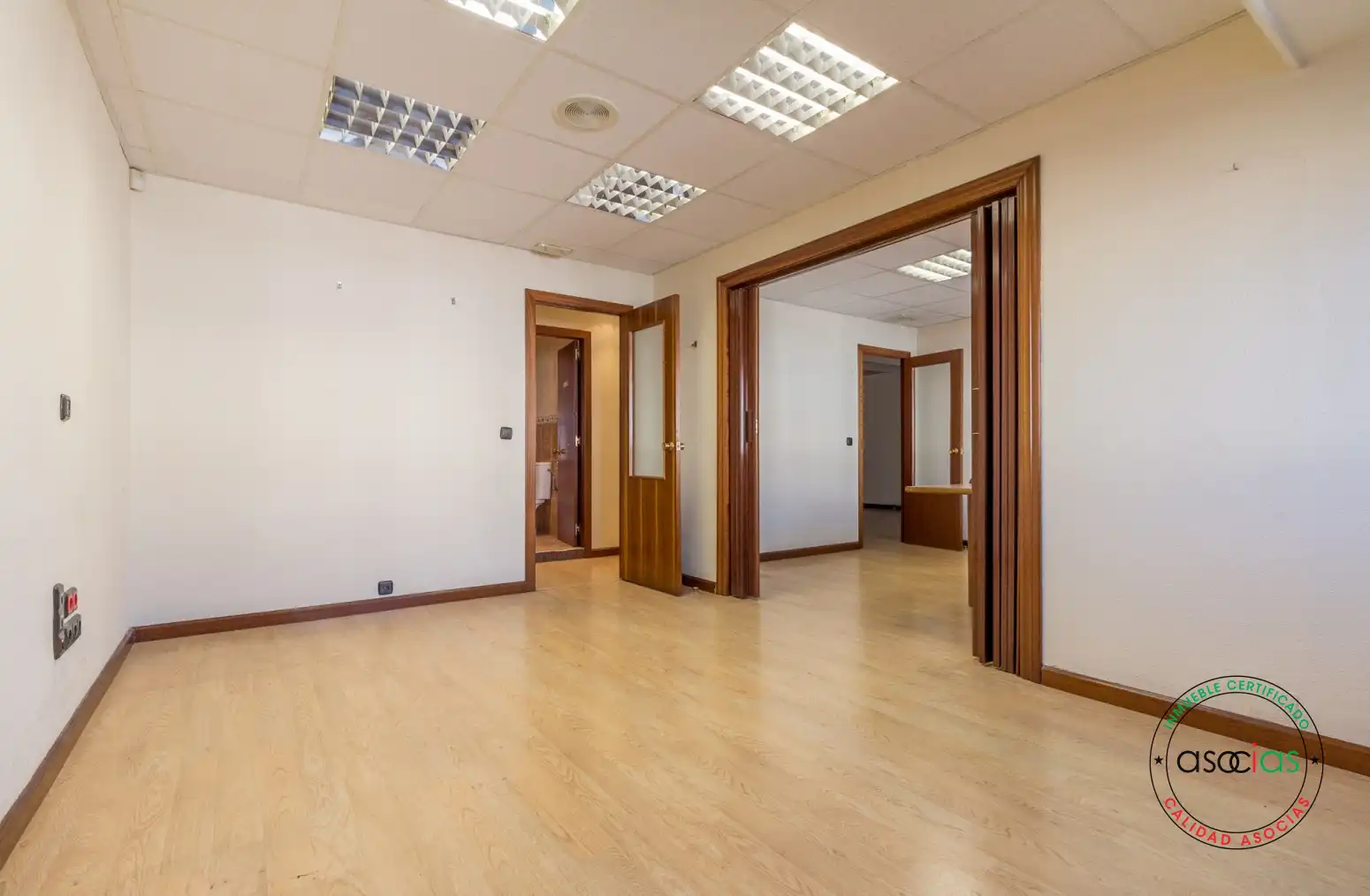 Büro zum Verkauf in Avilés mit Heizung