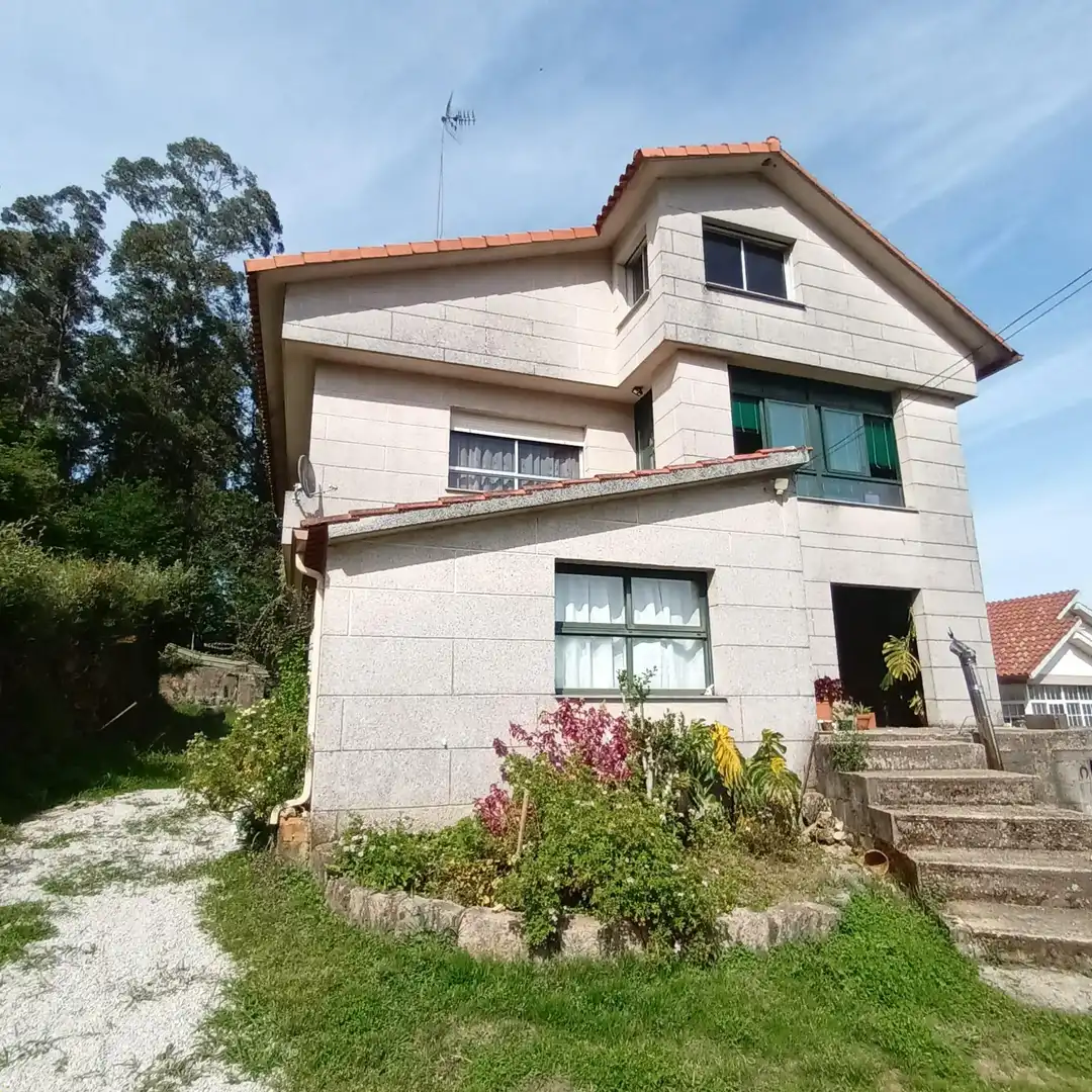 Außenansicht von Haus oder Chalet zum Verkauf in Redondela mit Privatgarten, Abstellraum und Balkon
