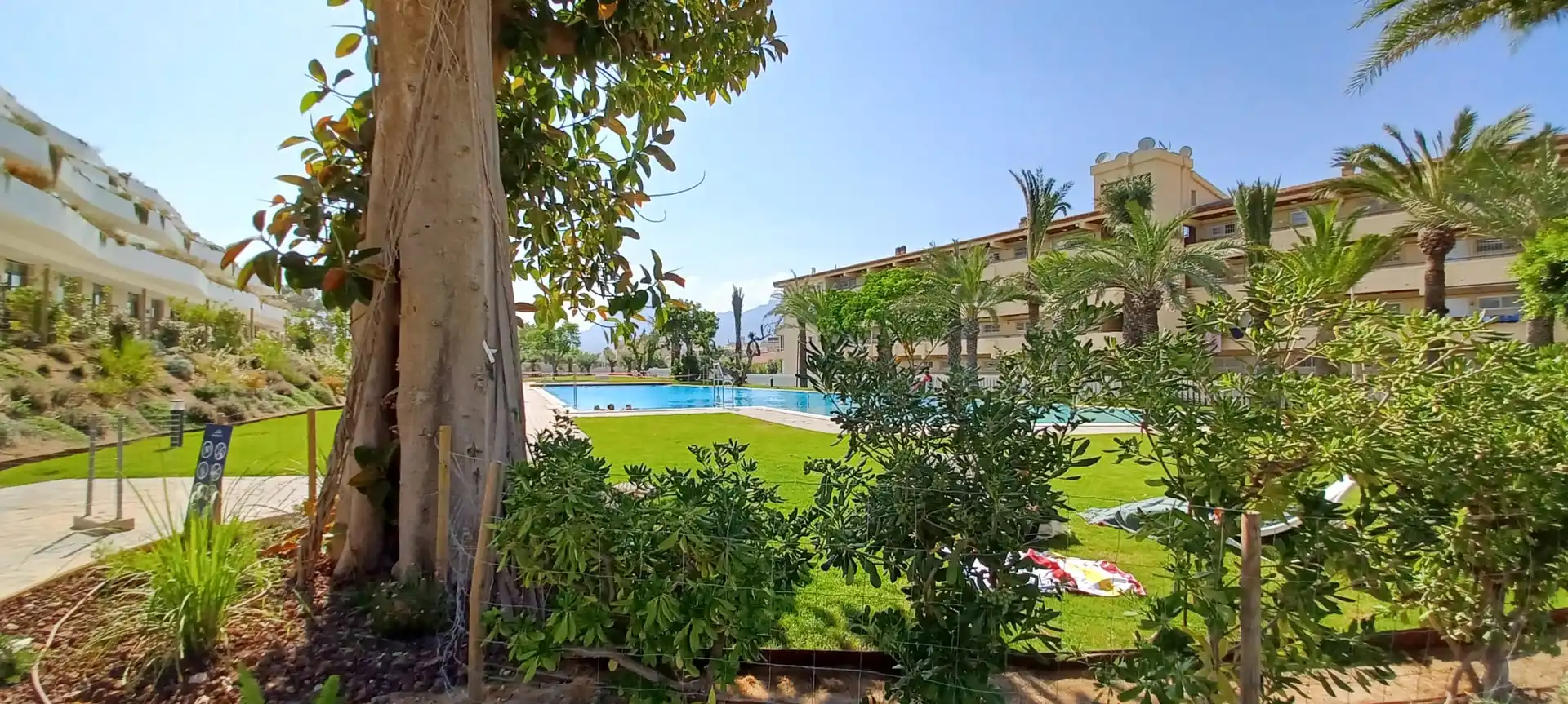 Piscina de Apartamento en venta en L'Alfàs del Pi con Aire acondicionado, Calefacción y Jardín privado