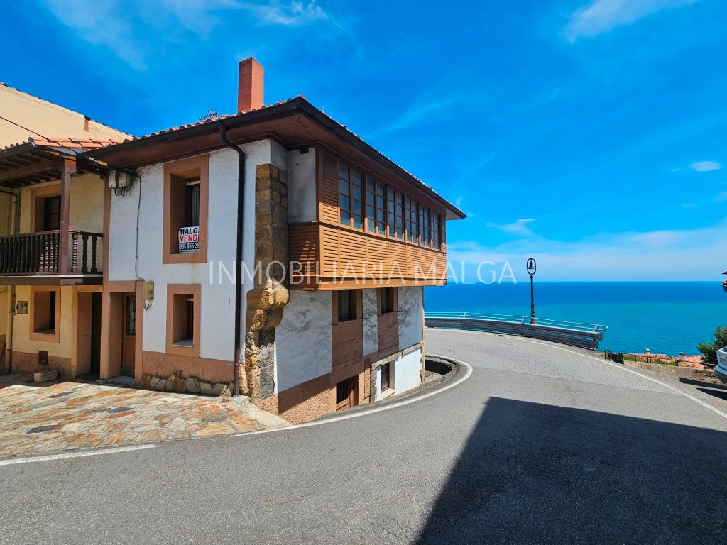 Vista exterior de Casa o xalet en venda en Colunga amb Traster i Balcó