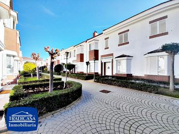 Maison jumelée avec jardin à vendre à Avenida - Divina Pastora - Plaza de Toros