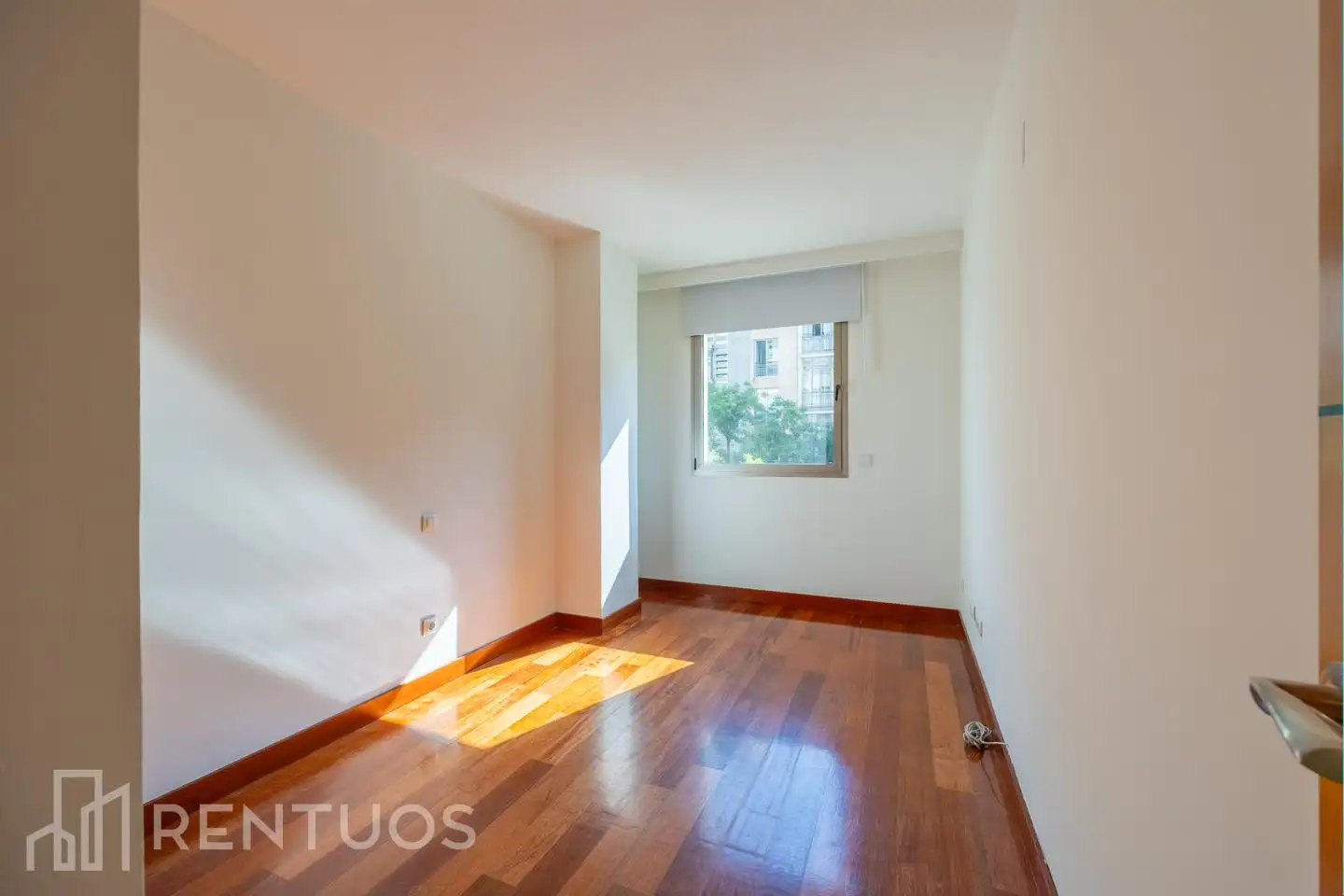 Schlafzimmer von Wohnung zur Miete in Madrid mit Klimaanlage, Parkett und Gemeinschaftspool