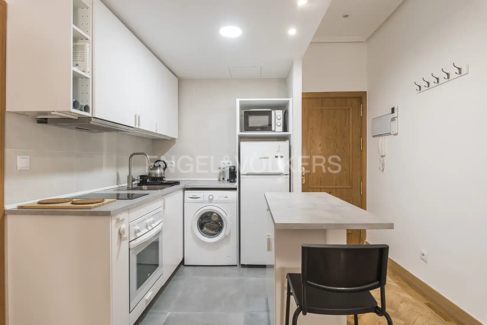 Kitchen of Flat for rent in Madrid  with Air Conditioner, Heating and Parquet flooring