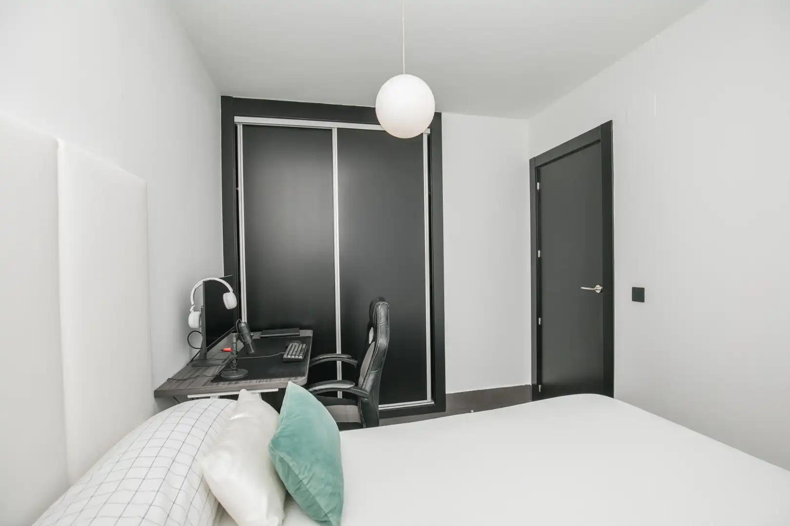 Bedroom of Flat for sale in Ávila  with Heating, Terrace and Storage room