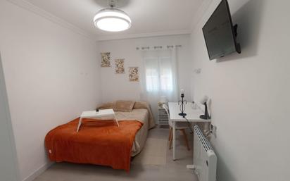 Bedroom of Flat to share in  Madrid Capital  with Terrace