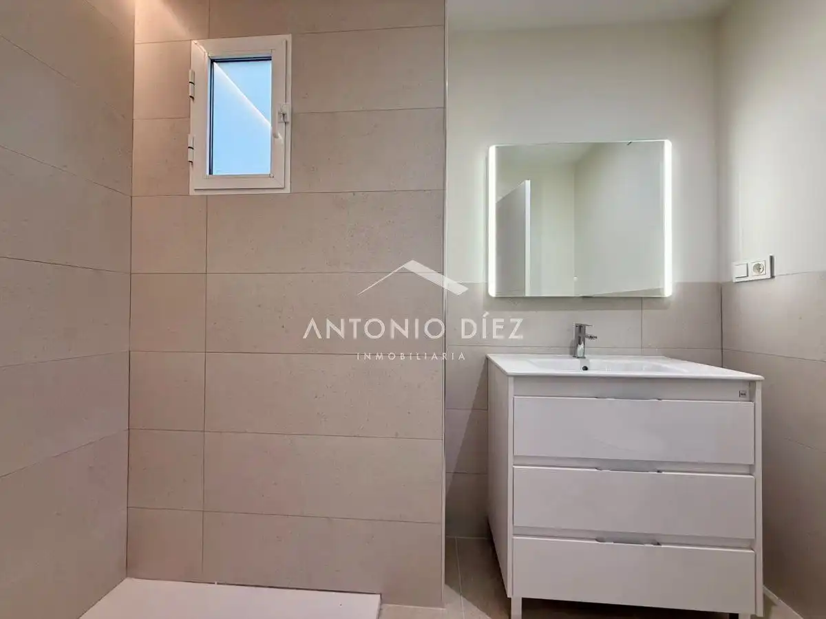 Bany de Àtic en venda en Aspe amb Aire condicionat, Terrassa i Traster