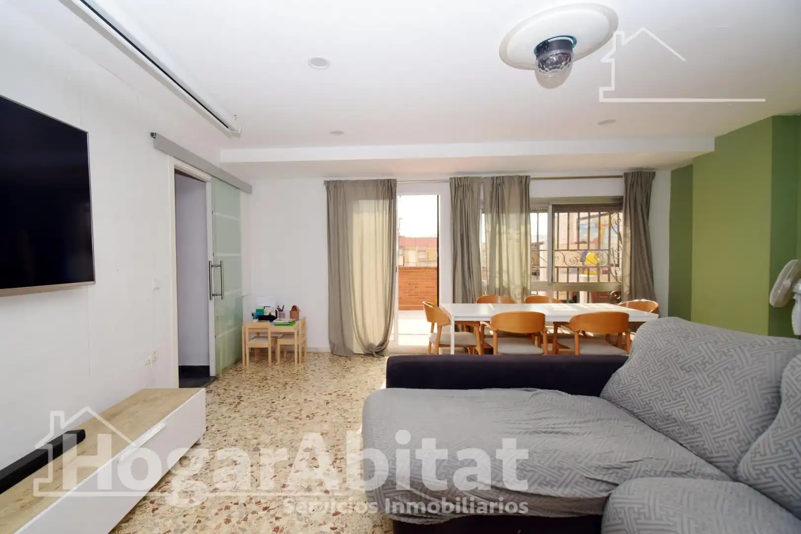Habitación de Ático en venta en Catarroja con Terraza, Trastero y Balcón