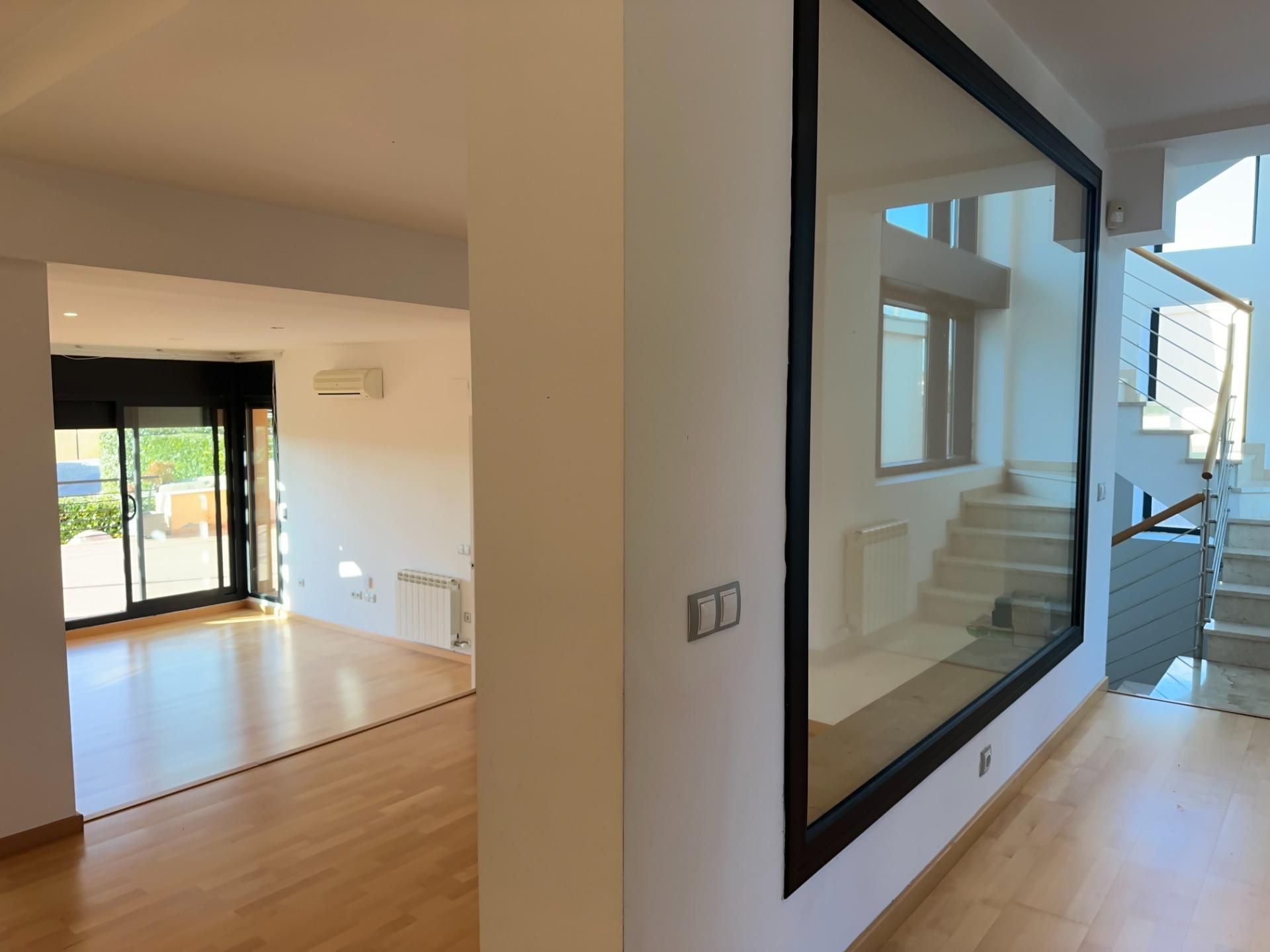 Casa adosada en venda en Sant Esteve Sesrovires amb Aire condicionat, Calefacció i Jardí privat