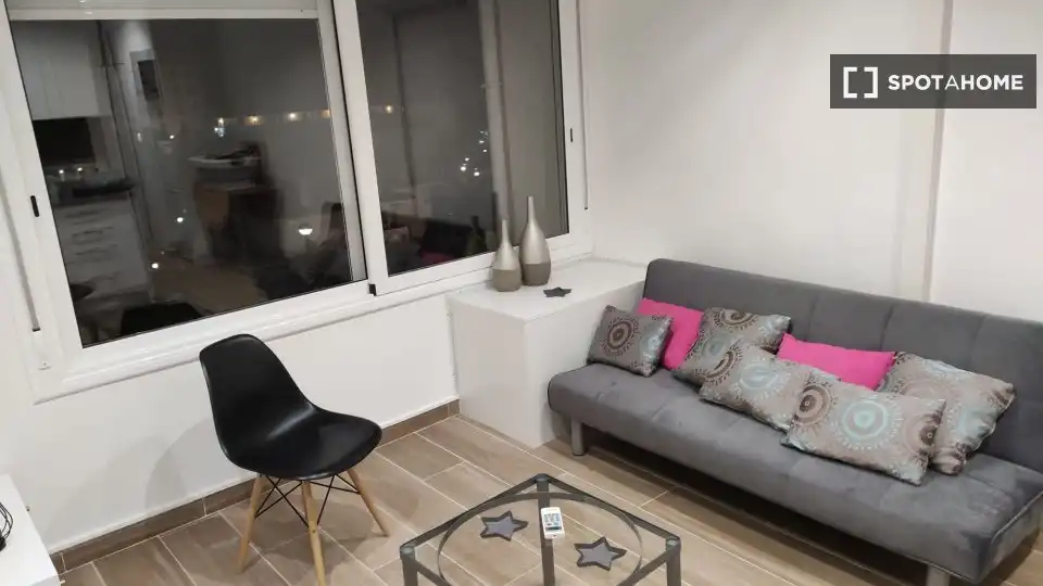 Piso de alquiler en Aiguadolç - Sant Sebastià