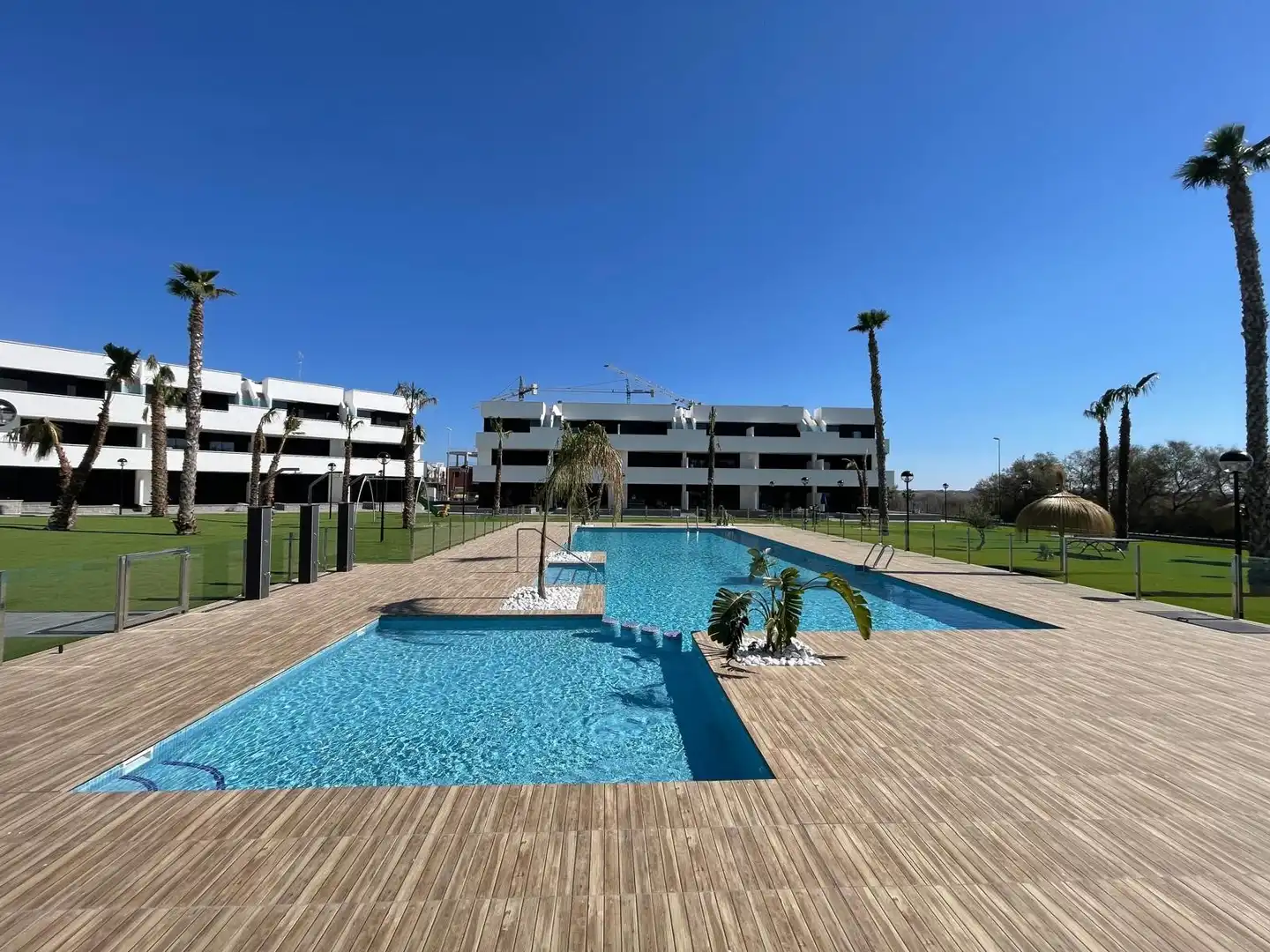 Apartamento con piscina en venta en El Raso, imagen 3