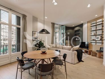 Apartment with balcony to rent in Carrer de Pau Claris