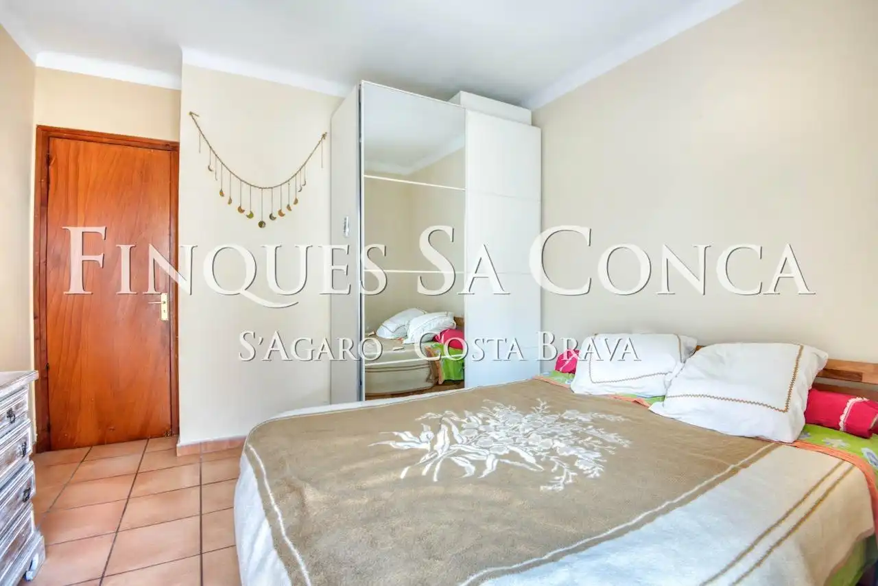 Habitación de Casa adosada en venta en Sant Feliu de Guíxols con Calefacción