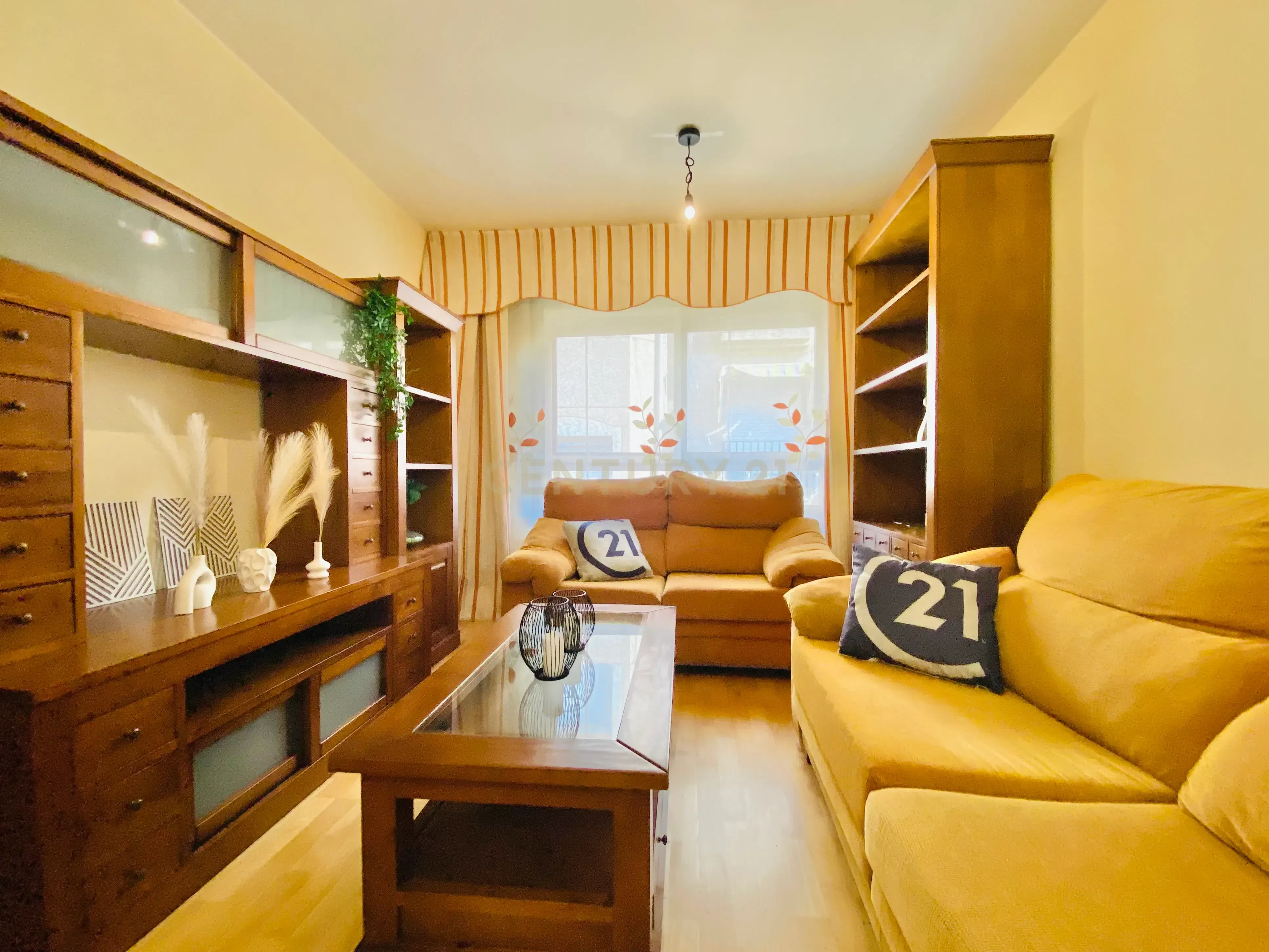 Sala de estar de Apartamento en venta en  Almería Capital con Aire acondicionado, Horno y Lavadora