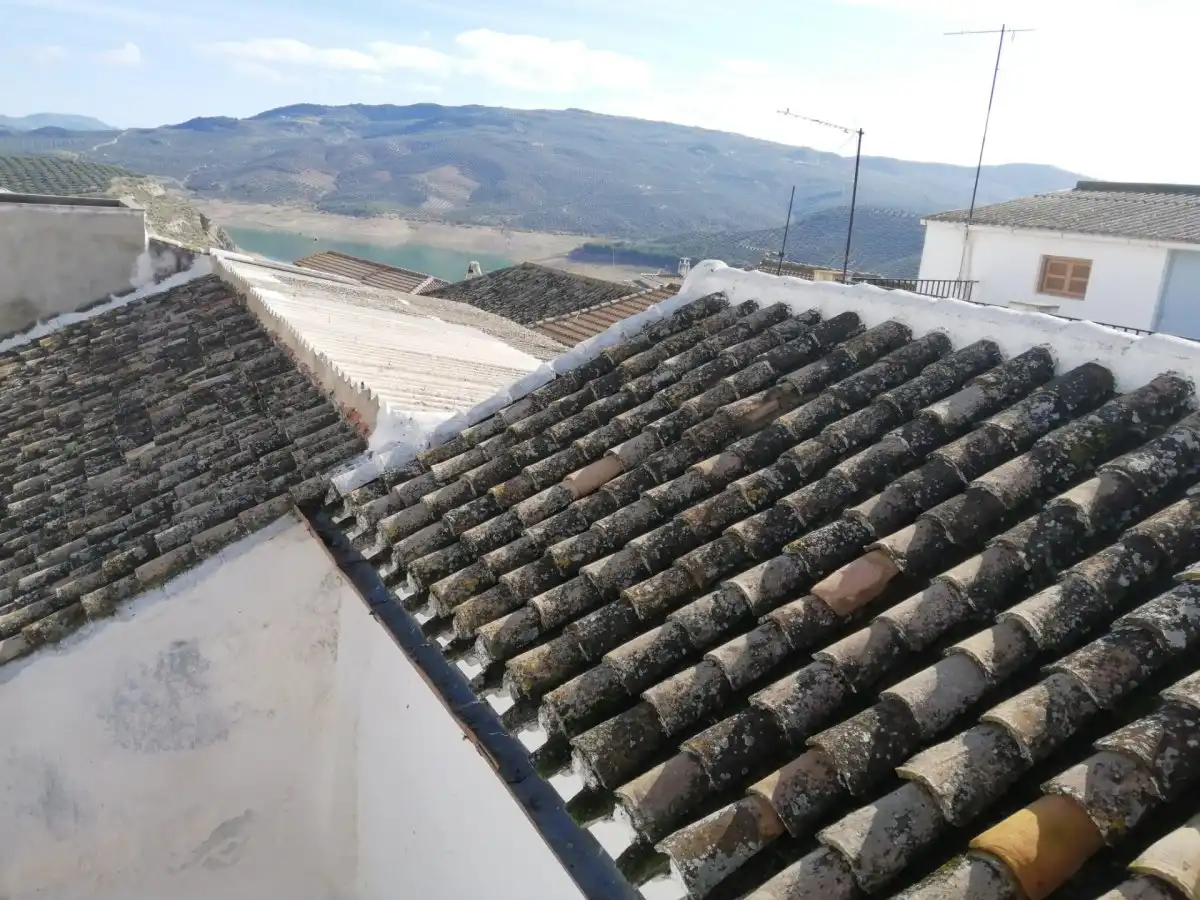 Country homes for sale in Iznájar
